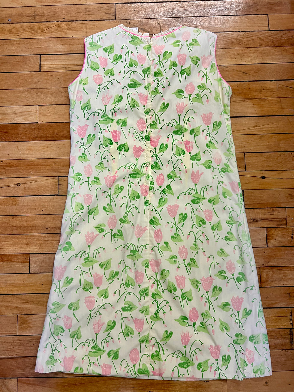 Thumbnail: Vintage Vested Gentress Butter Yellow Shiftdress with Pink Florals, XL
