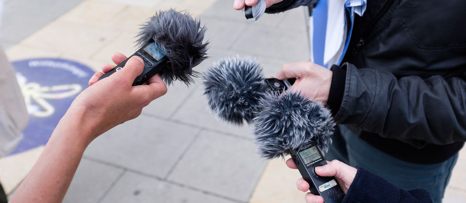 LETZTE RADIO SENDUNG "SINGING OUT OF THE BOX"