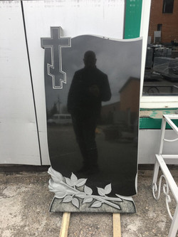 Памятник 67