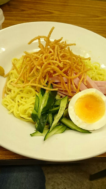 冷やし中華 ぽりぽりめんをのせて