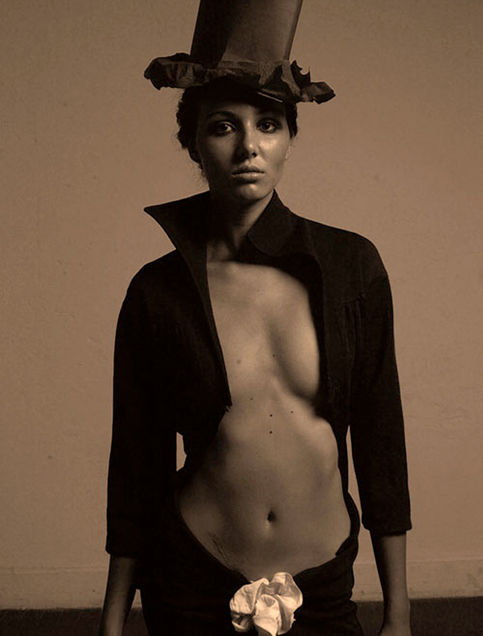 Trend photography by Dotti: defining fashion culture and seasonal trends. Vogue, Grazia, Donna Moderna editorials capturing cultural narratives and trendsetting moments through artistic vision.