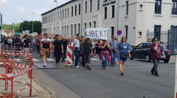 le-cortege-dans-les-rues-de-bourg-photo-progres-laurent-_009