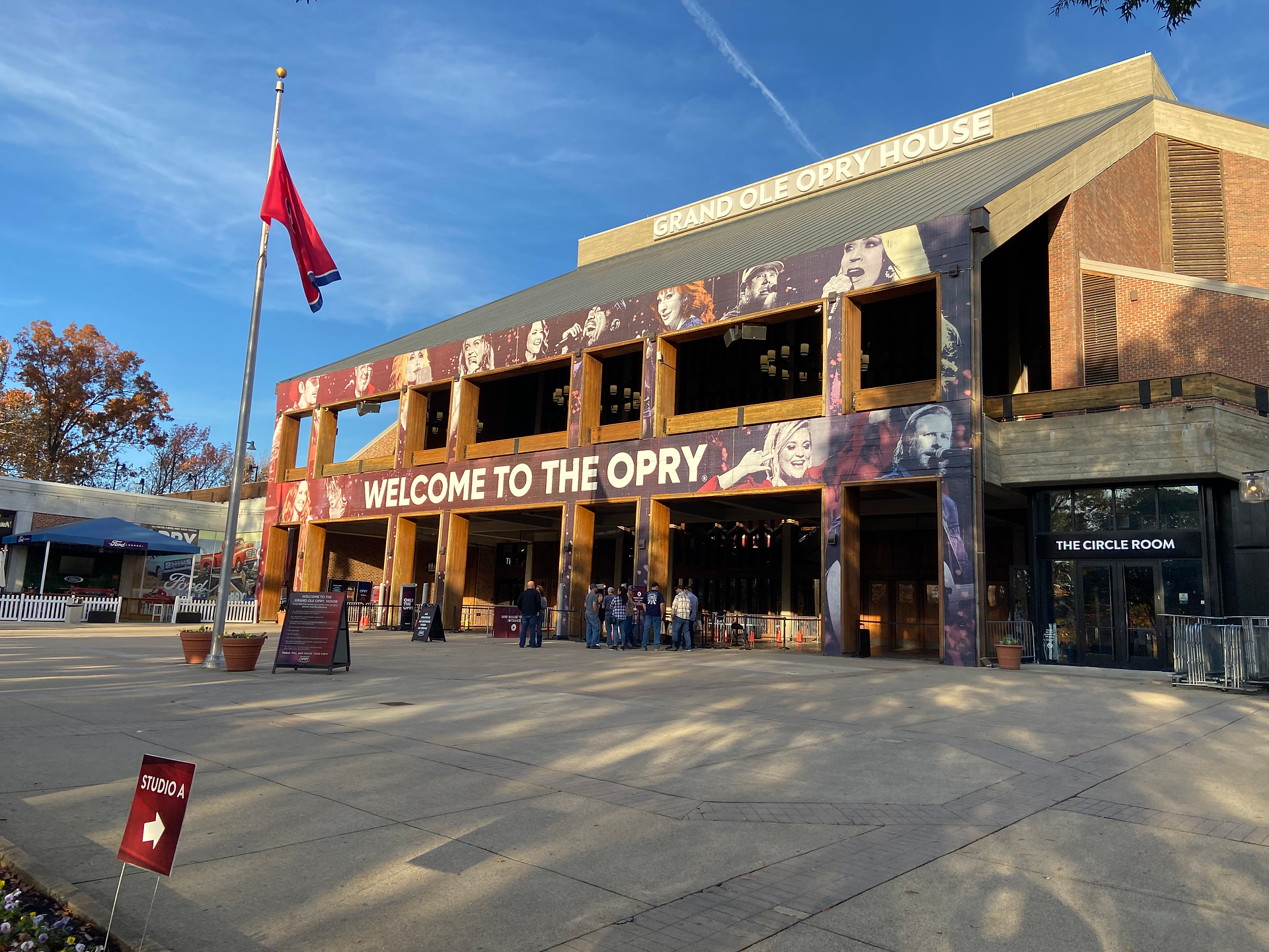 Welcome To The Grand Ole Opry Building Front, Nashville TN November 2023