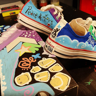 AlexBenitezArtCustomPaintedConverse14.jpeg