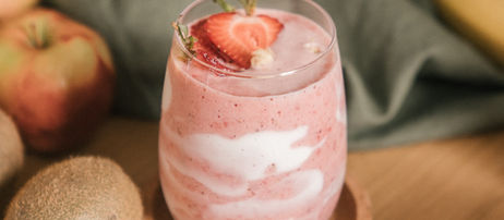 Strawberry Milkshake - Easy Summer Drinks Recipe !