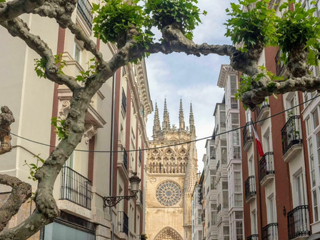 Espanha implementa novas regras e taxas para turistas .