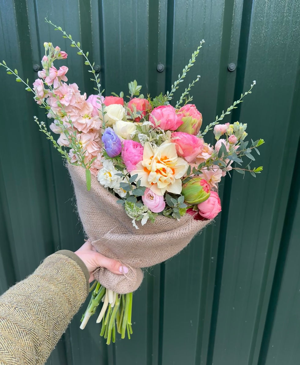 Thumbnail: Seasonal Hand Tied Bouquet