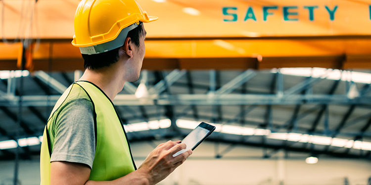 When Should You Inspect Rigging Equipment for Heavy Lifts?