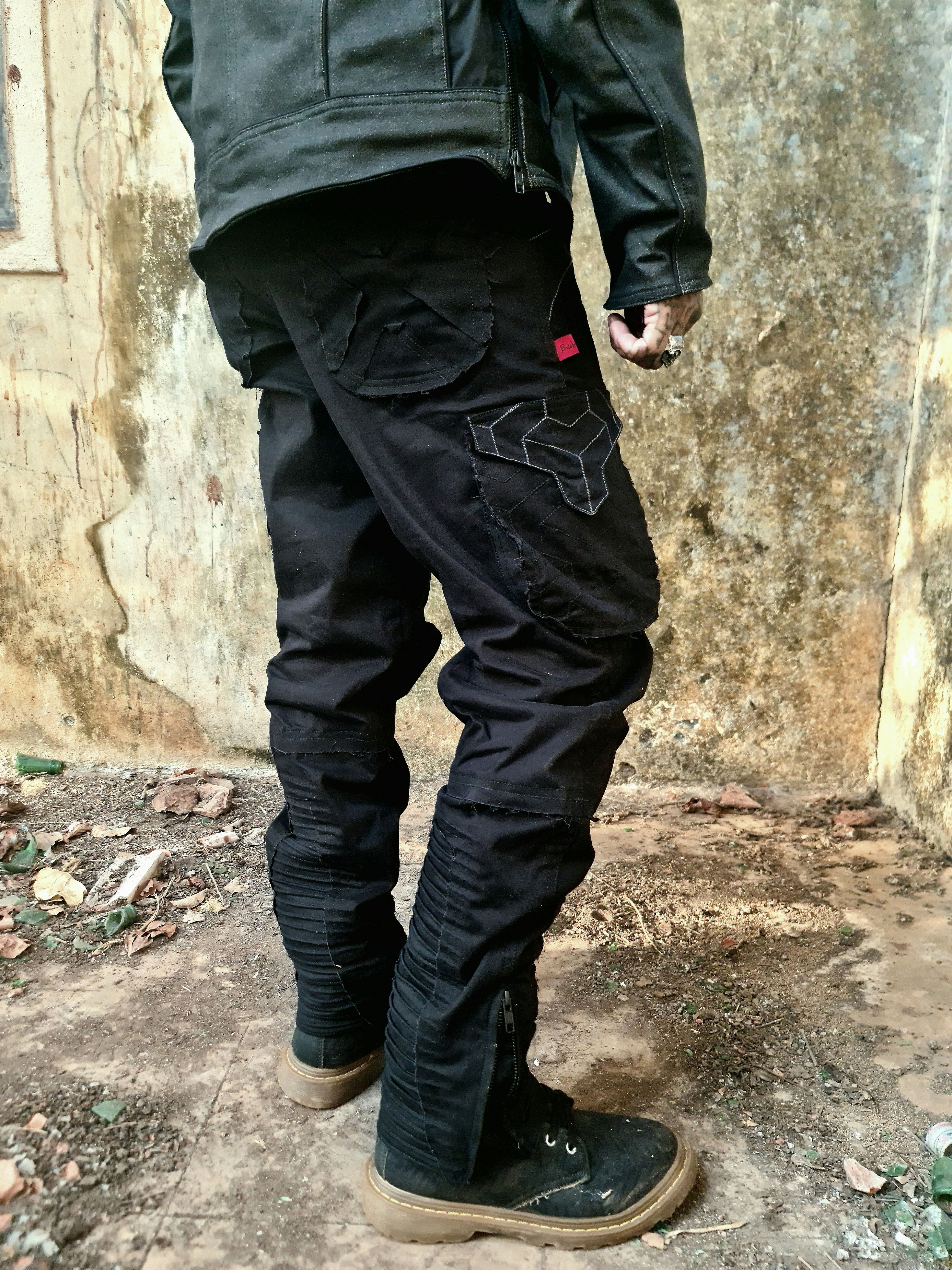 Hankotsu - Geometric Cut Trousers