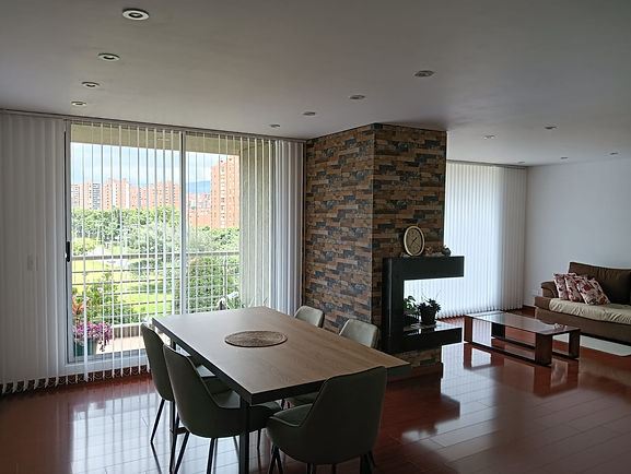 Persianas_verticales_para_comedor_Bogota_Ambientes_Decorativos1.jpeg