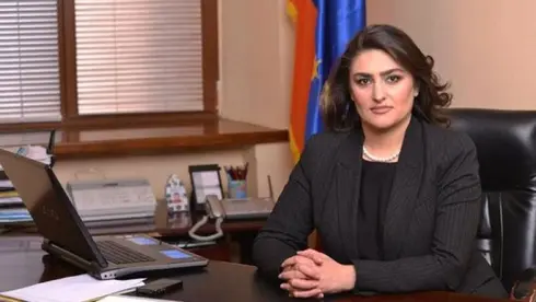 2009-ին նա ԲՀԿ-ի ավագանու ցուցակում էր, 2017-ին՝ ՀՀԿ-ի, 2026-ին՝ 20 միլիոն դրամ գրավ սահմանած դատական որոշման մեջ. ինչ է կատարվում Նատալյա Լափաուրիի հետ