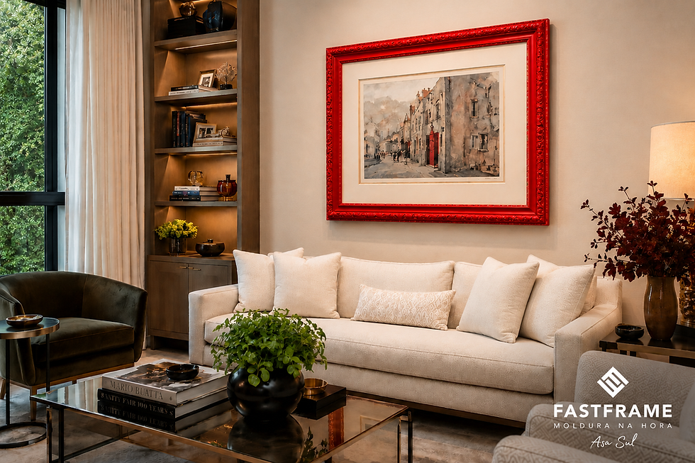 sala com quadro com moldrua vermelha