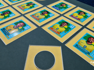 quadro decorativo com figurinhas da copa