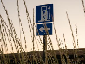 La UE pretende instalar cargadores rápidos cada 60 km