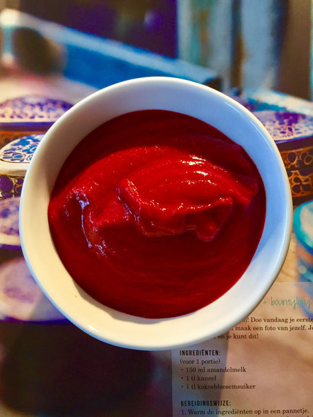 Rode bieten humus/dressing