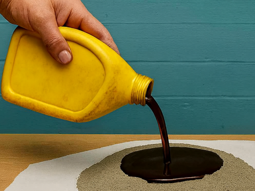 El 99% de las personas tira el aceite quemado del coche sin saber este truco de construcción con arena