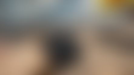 Añade unas gotas de pegamento a un trozo de carbón… y observa lo que sucede