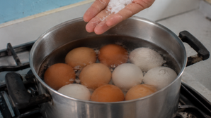 El Pequeño Truco Que Puede Cambiar la Forma en Que Cocinas Huevos Duros