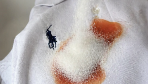 ¡El truco con azúcar que deja tu ropa blanca y sin manchas en segundos! 👕🤍