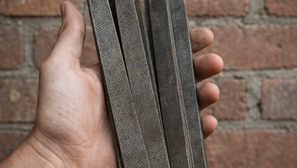 No volverás a tirar tus viejas limas cuando descubras este ingenioso invento