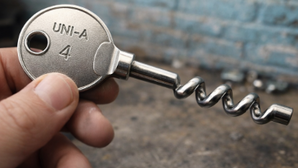 ¿Existe la llave universal? Este experimento viral revela más de lo que muchos imaginan