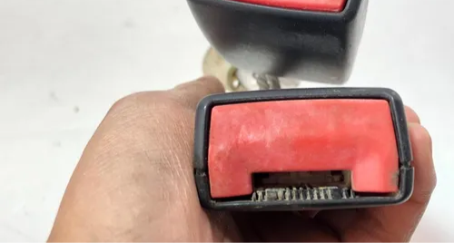 💡 Brillante idea con la hebilla del cinturón de seguridad de tu auto 🚗✨ "¡No lo tires sin saberlo! 🔧