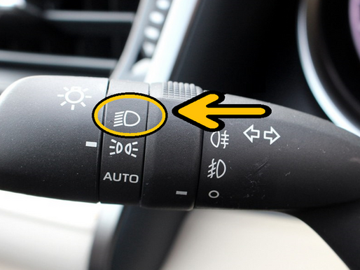 La palanca de luces del coche esconde un secreto que muy pocas personas conocen