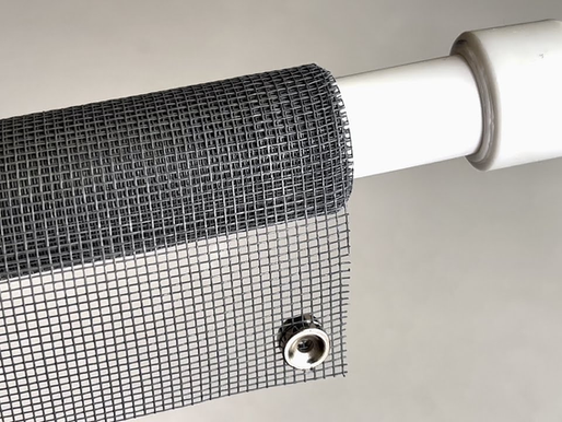 Esta propuesta de mosquitera sin marco está sorprendiendo por su simplicidad y eficacia