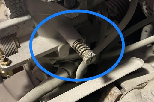 ¡Deja de gastar Gasolina! ⛽ Ajusta este tornillo oculto y tu motor te lo agradecerá 🚗🔧