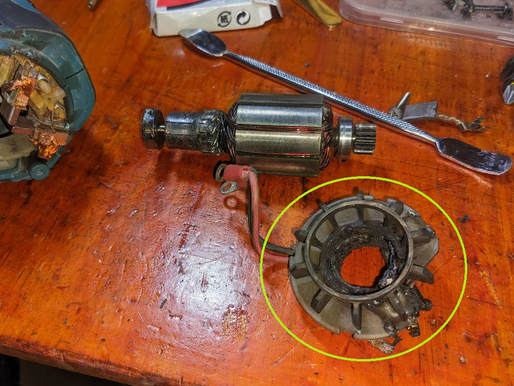 Por eso no deberías usar un taladro percutor viejo con broca de núcleo para hormigón