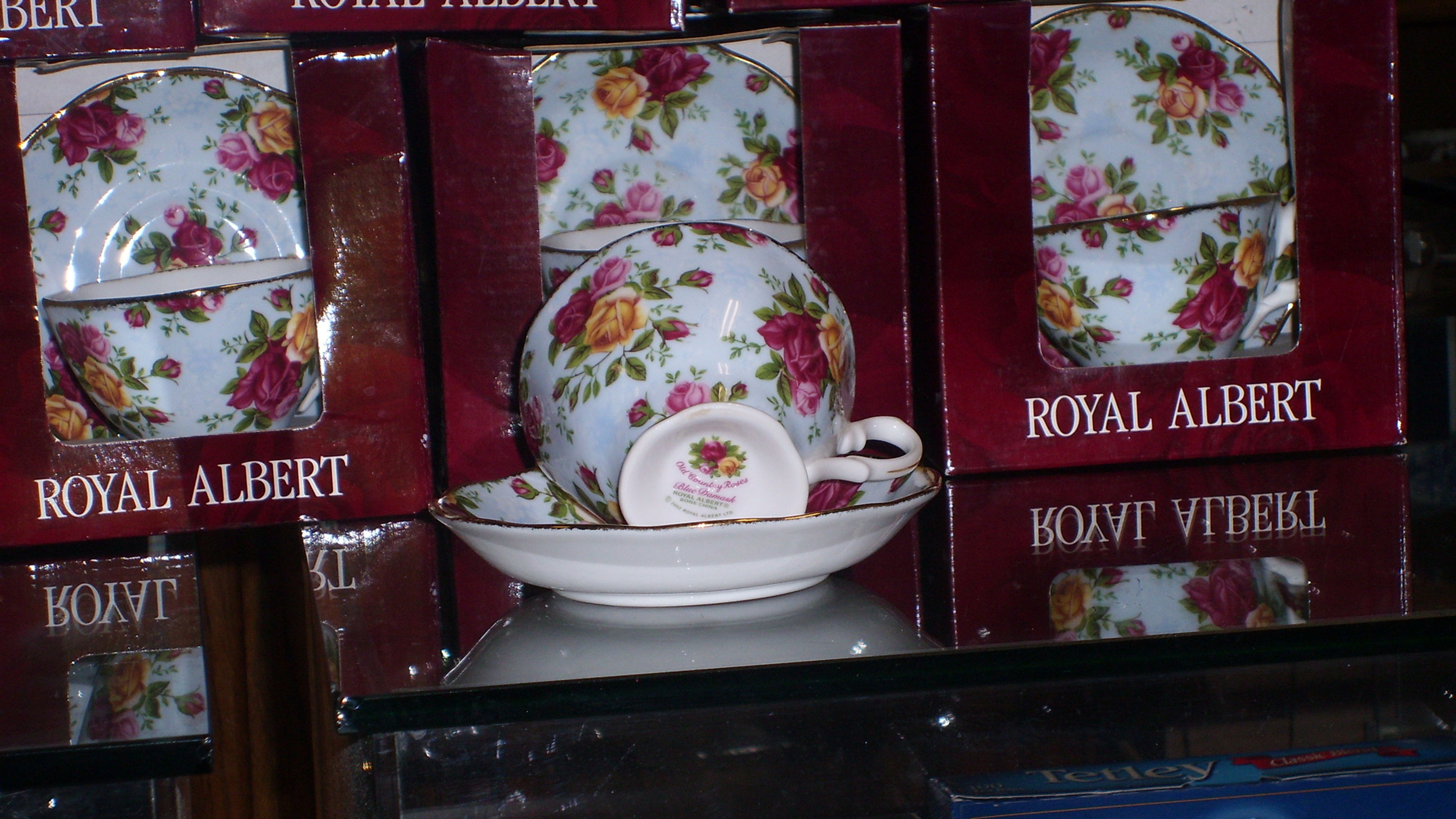 Royal Albert Peach Damask 2002 NIB
