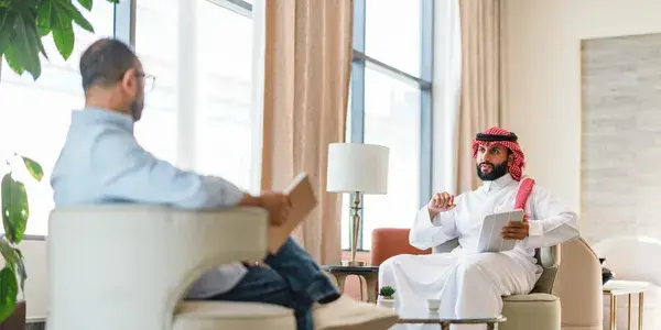 الكوتشنج البنَّاء هي طريقة تركّز على المستقبل بدلًا من إسترجاع الماضي. Solution-focused coaching