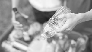 (VIC) Mandate Tethered Bottle Caps to Beverage Containers