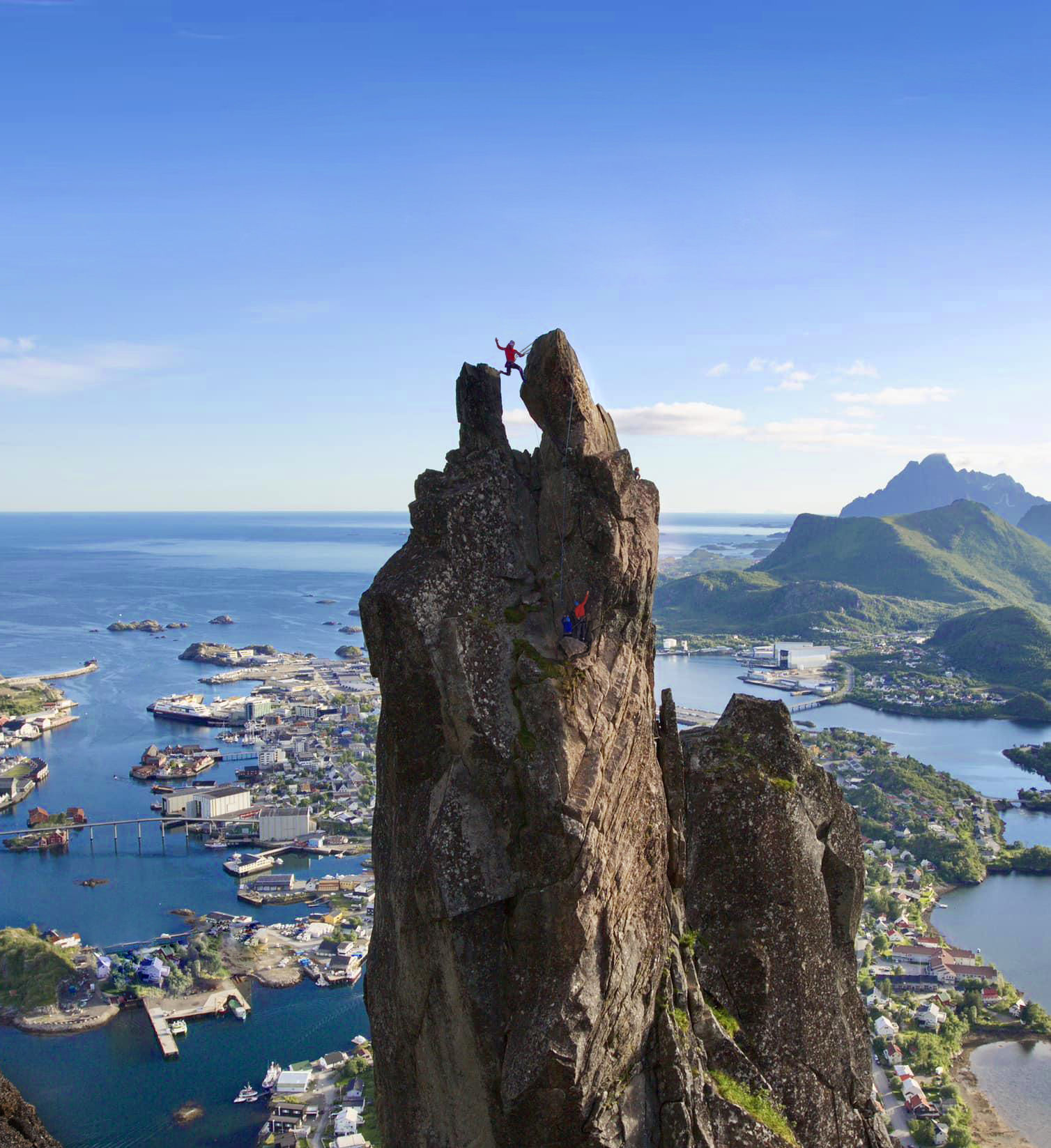 svolvaergeita-cimbing-svolvaer-lofoten