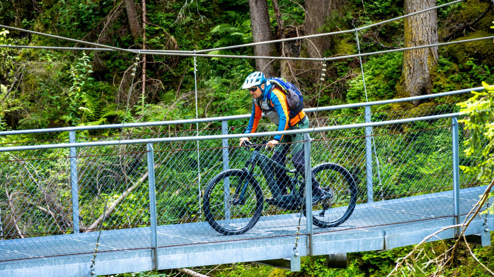 Arnold, Guide im Ötztal, startklar für eine sichere Bike- oder Wandertour mit der Familie.