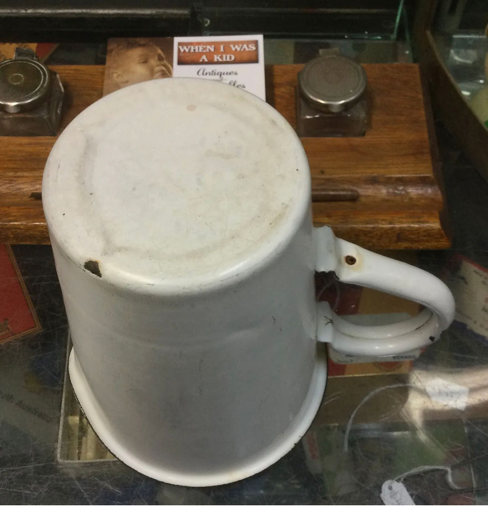 Thumbnail: Vintage Enamel 2pint Measuing Jug