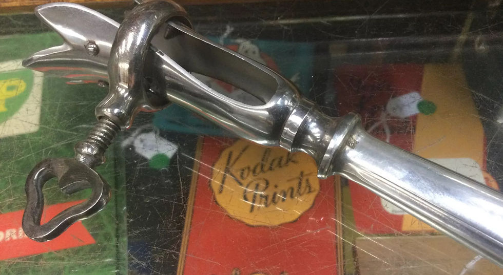 Thumbnail: Vintage French Gigot Bone Holder