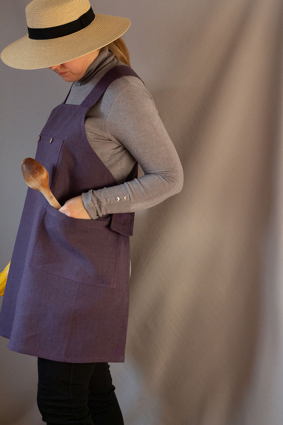 Miniatiūra: dark violet linen apron