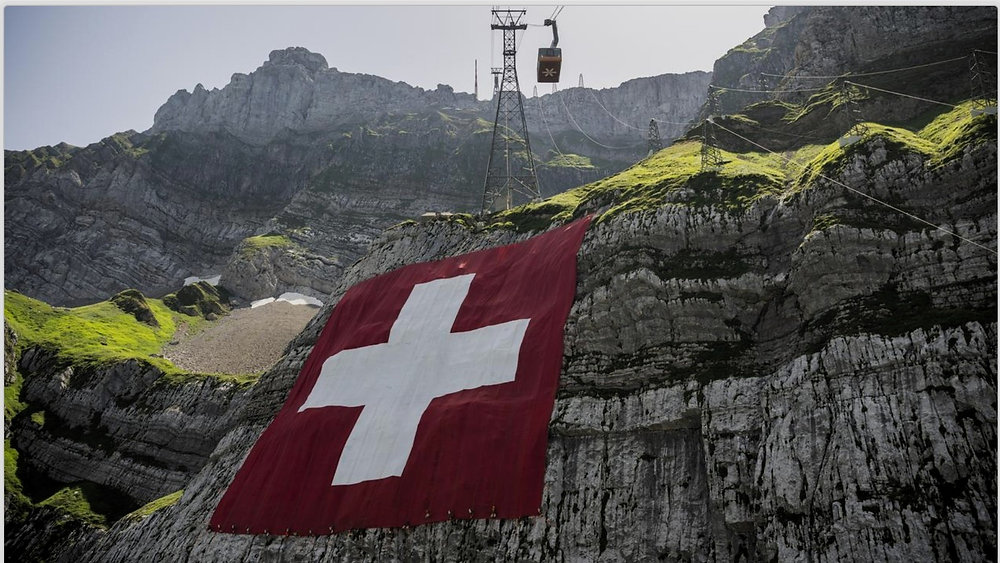 Carré, rouge et chargé d’histoire: les secrets du drapeau suisse (rts ...