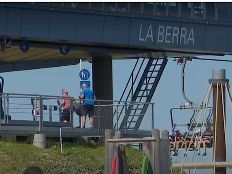 Les remontées mécaniques suisses démarrent la saison d'été en force (rts).