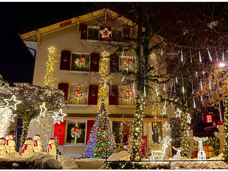 Château-d'Oex : un jeune Damounais rallume la magie de Noël avec un grand spectacle lumineux.
