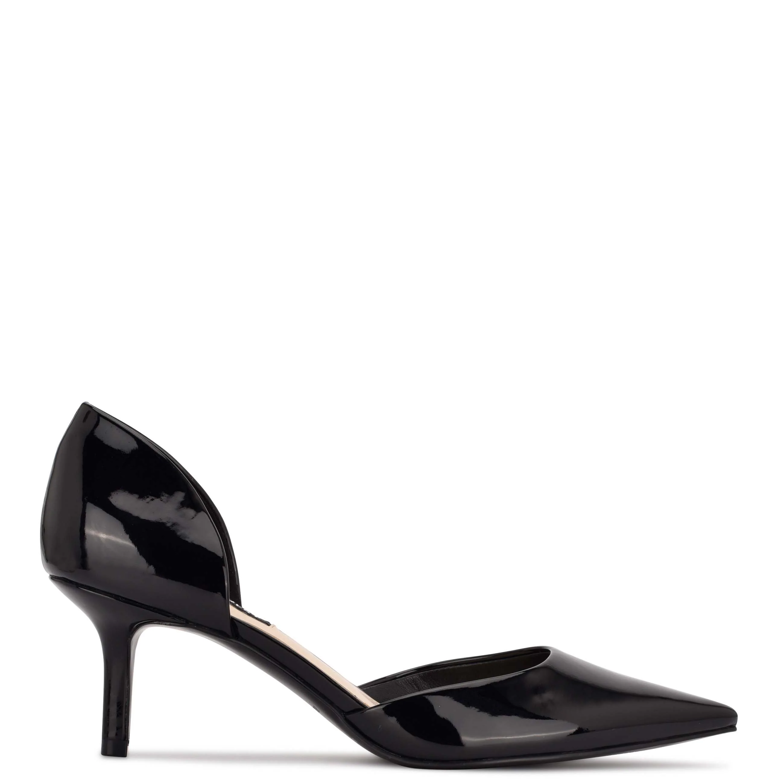 Black pumps