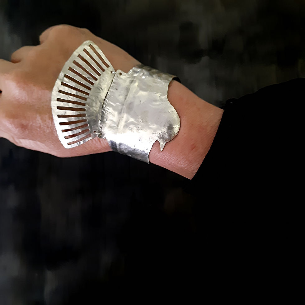 Thumbnail: Bird Cuff