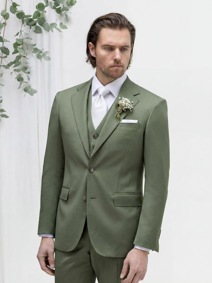 Grüner Hochzeitsanzug nach Maß – moderner Bräutigam Anzug von Diana Schuster