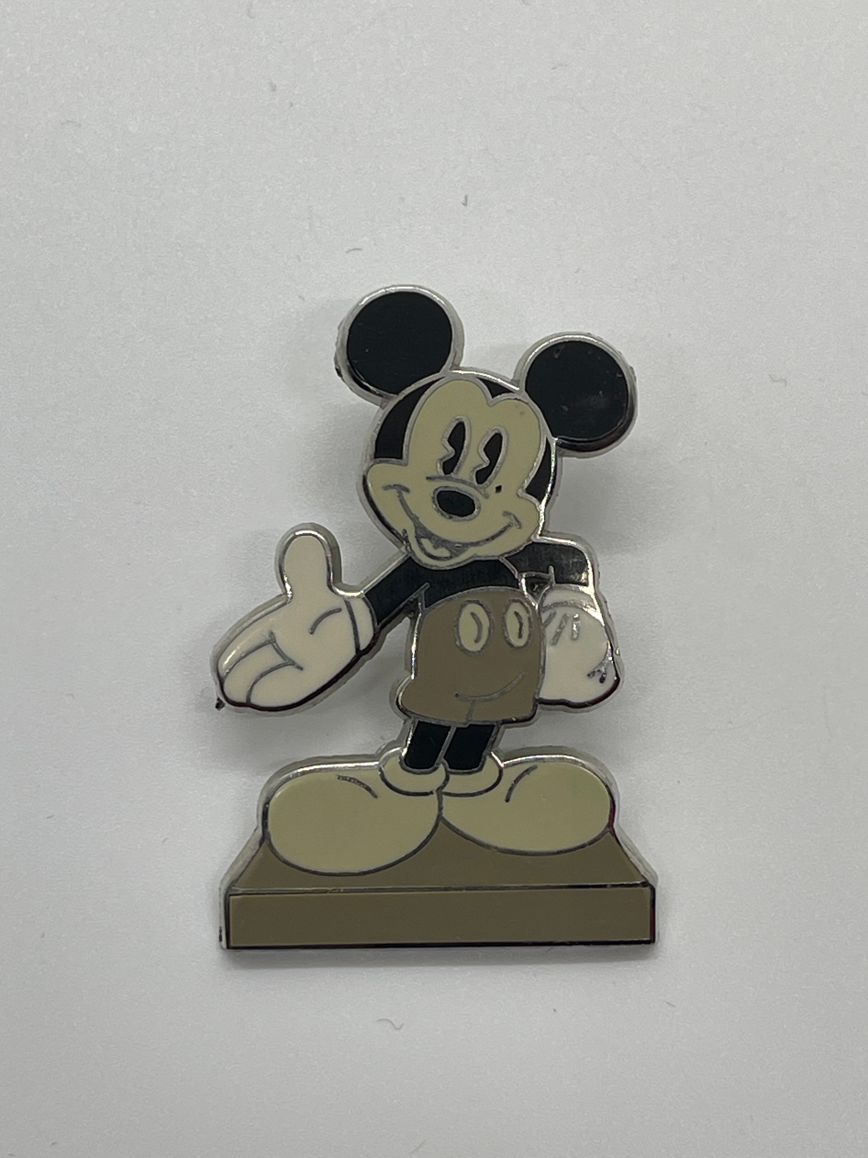 Disney InspEARation Statue Cast Exclusive Black & White Mickey Pin