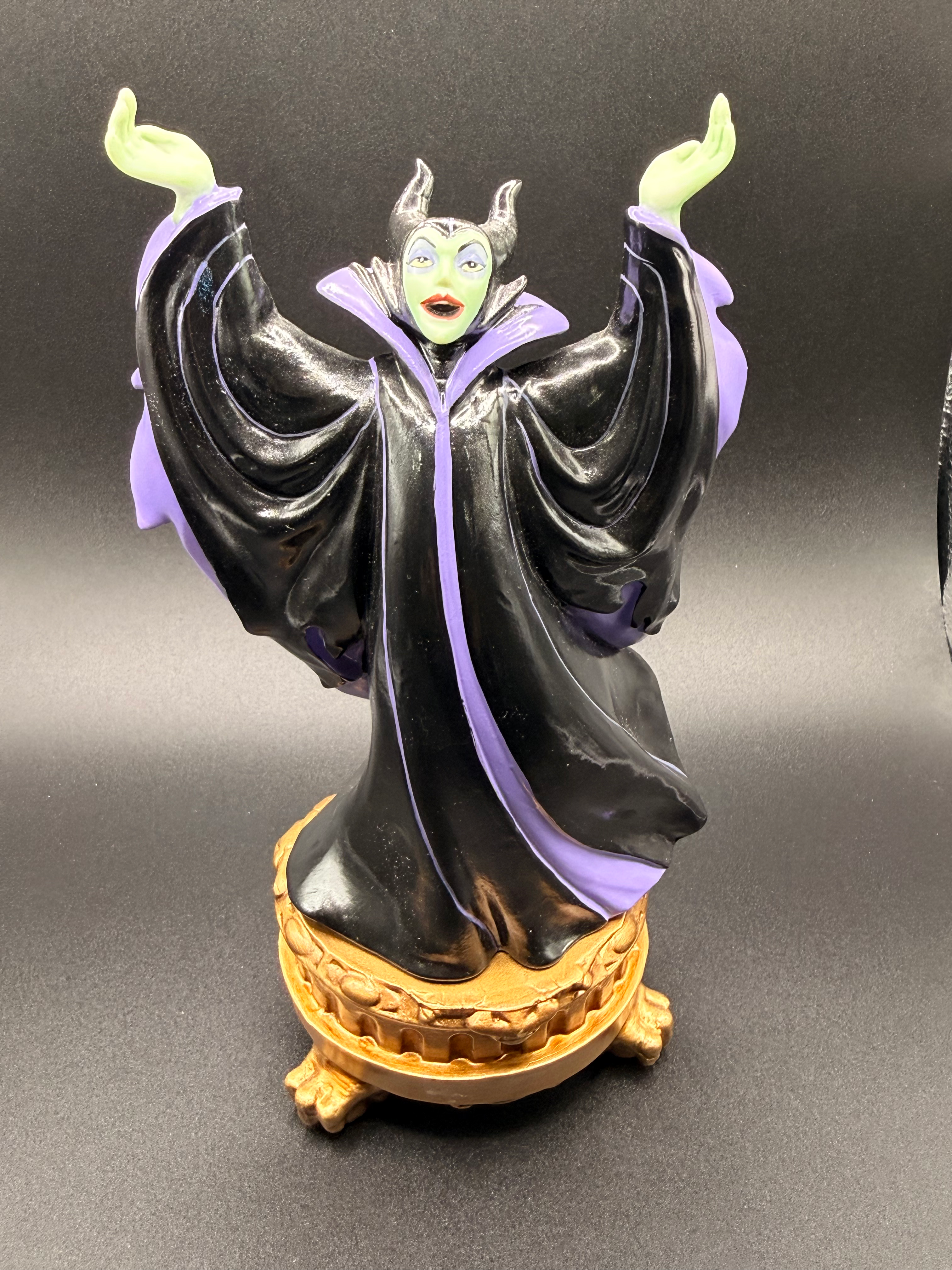 Disney Store & Parks Disney Villains Shiny Bisque Porcelain Collectible Figurine � Maleficent