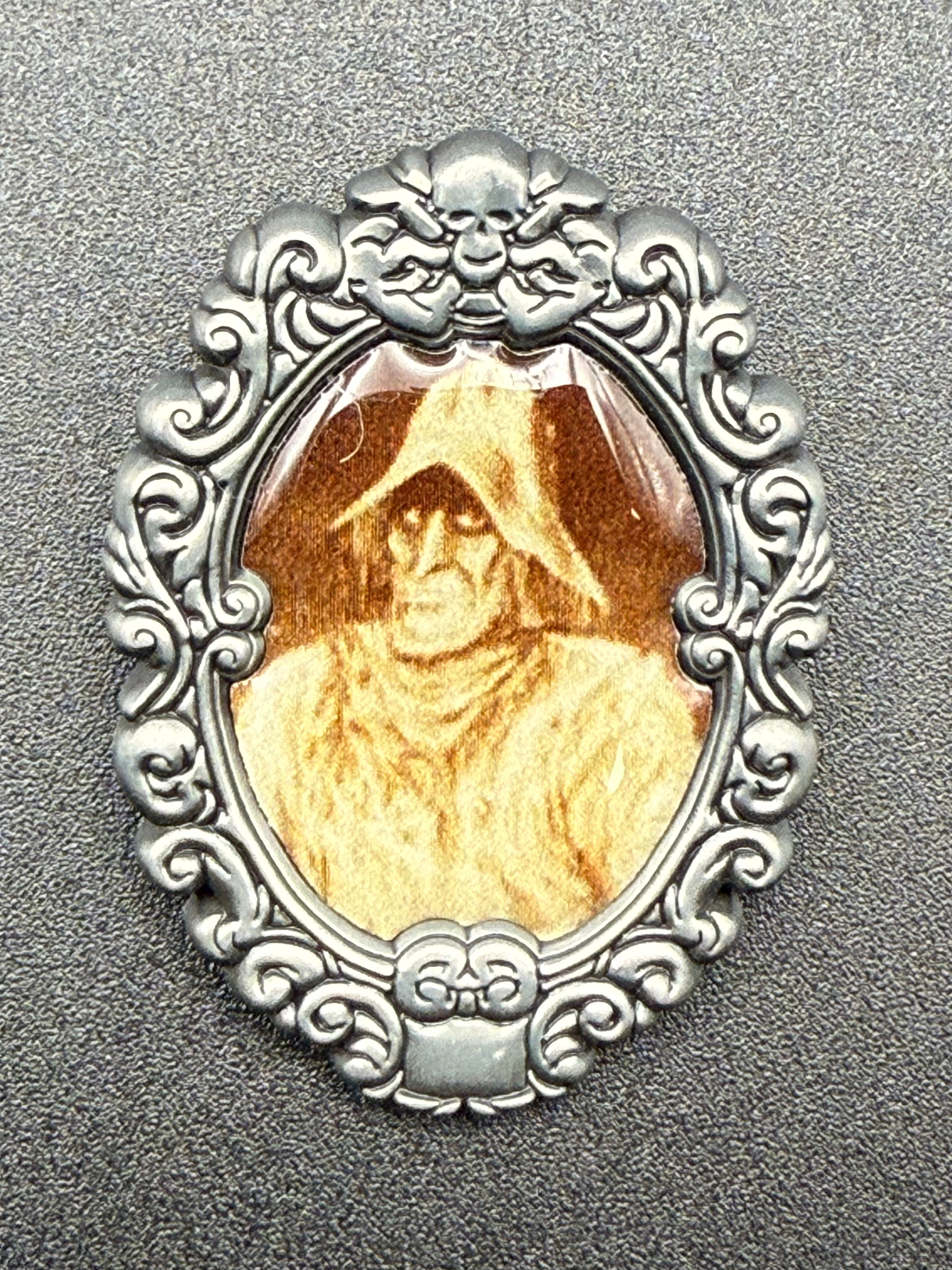 2017 Disney Haunted Mansion Cameo Portrait Mystery The Mariner Pin