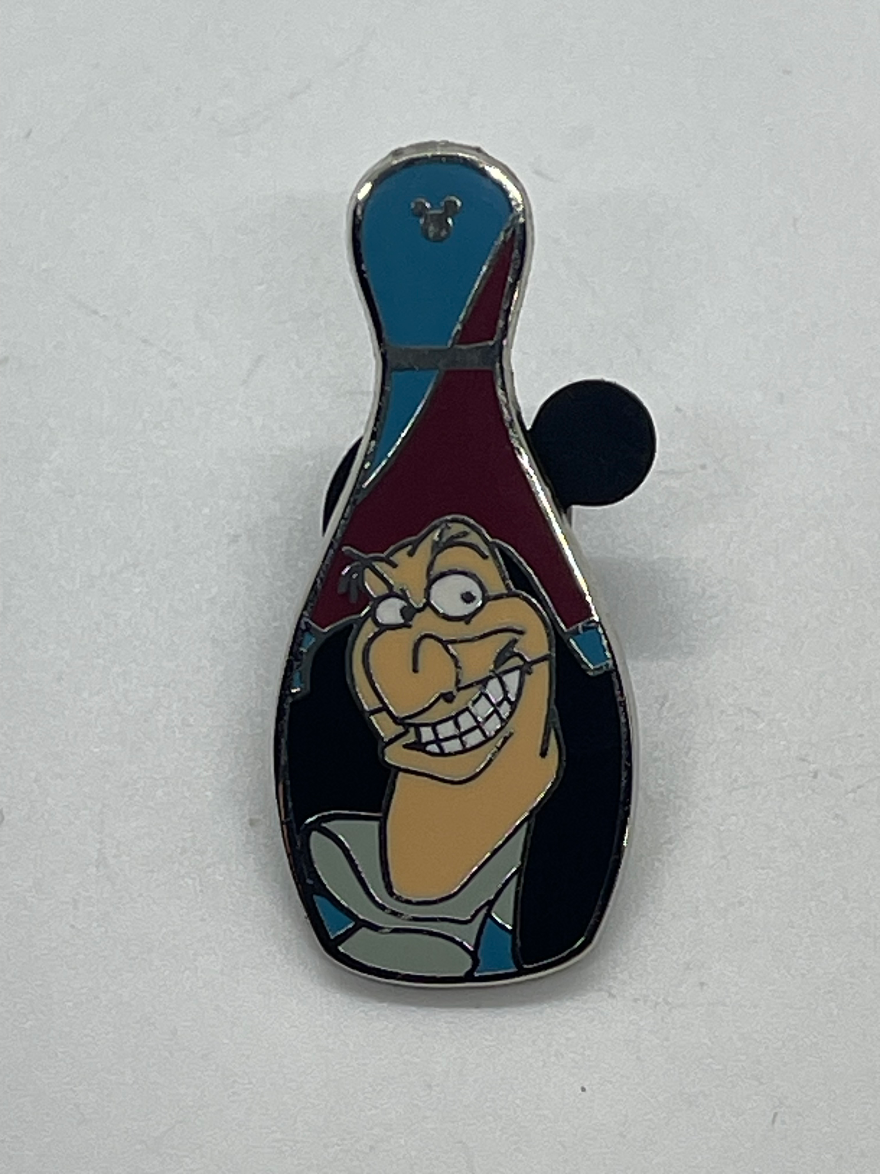 2008 Disney Hidden Mickey Bowling Pin Villains Captain Hook Pin