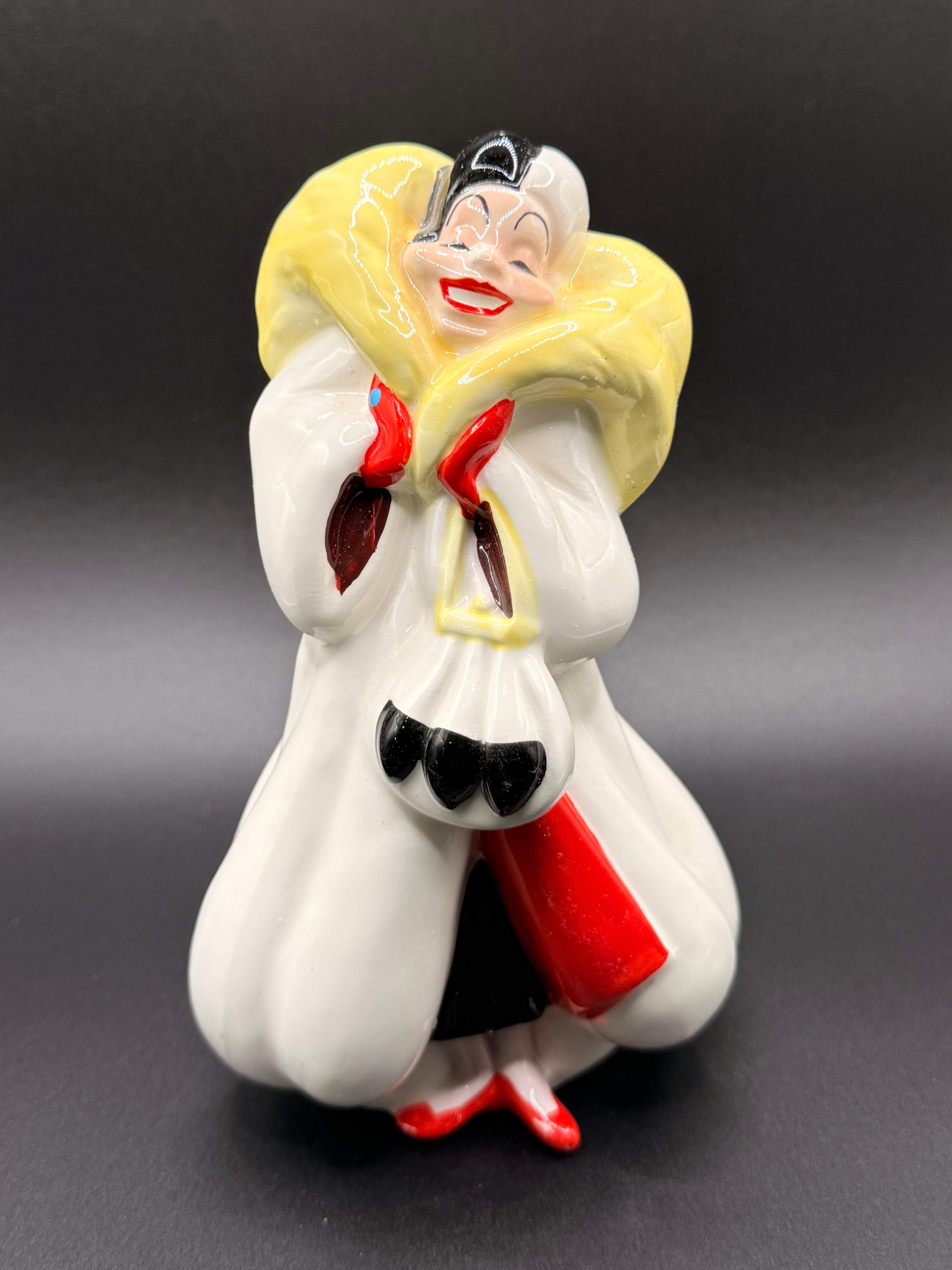 Disney Parks Disney Villains Porcelain Collectible Figurine � Cruella De Vil
