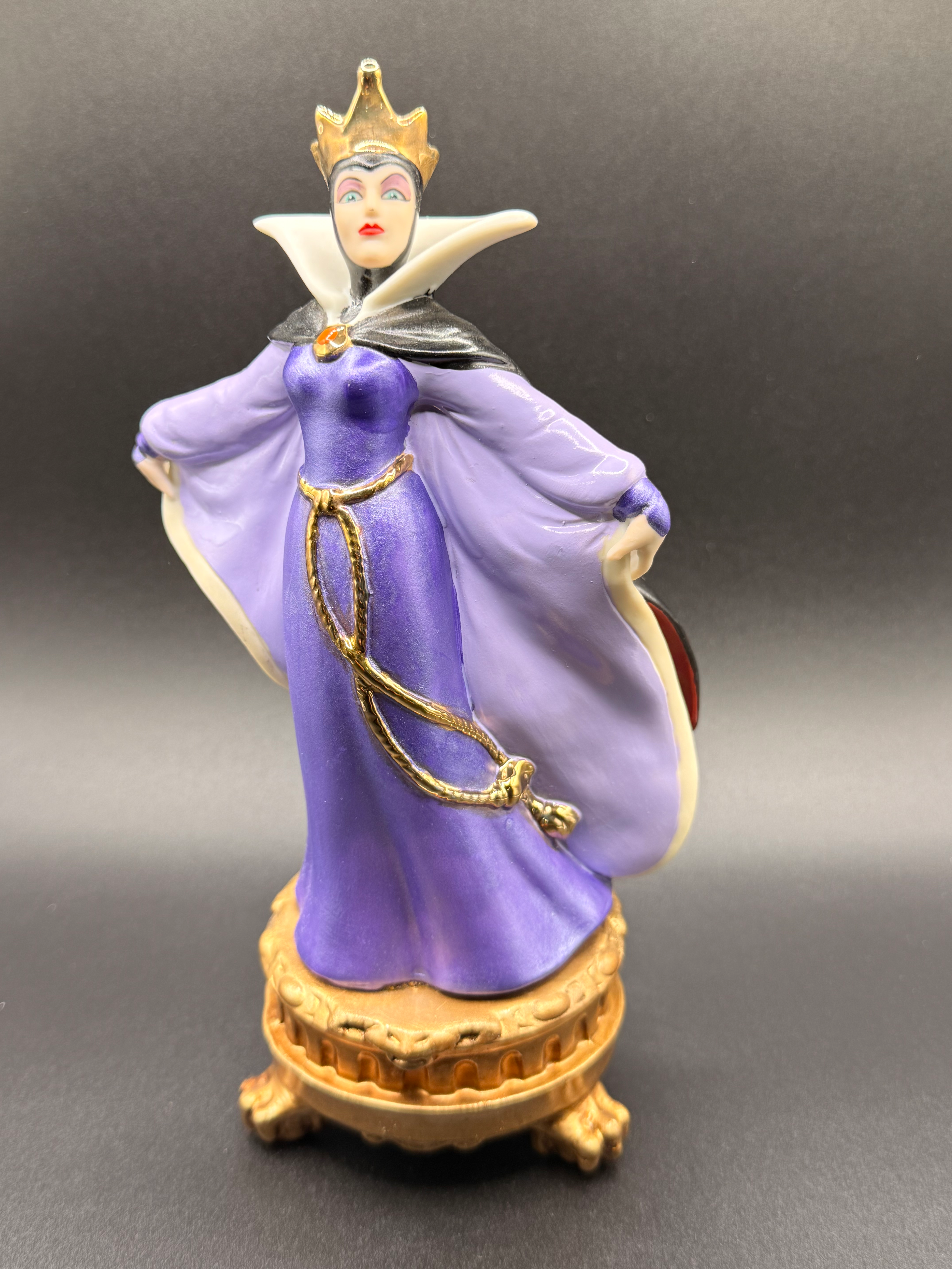 Disney Store & Parks Disney Villains Shiny Bisque Porcelain Collectible Figurine � Evil Queen
